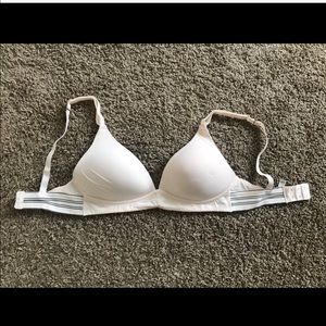 Lively Deep V no wire bra. 34 D, never worn.
